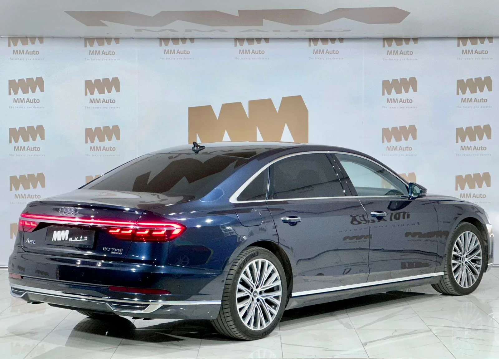 Audi A8 L 60TFSi V8* Vent* Massage* TV* HuD* 3D B&O* Full | Mobile.bg � ����������� 3