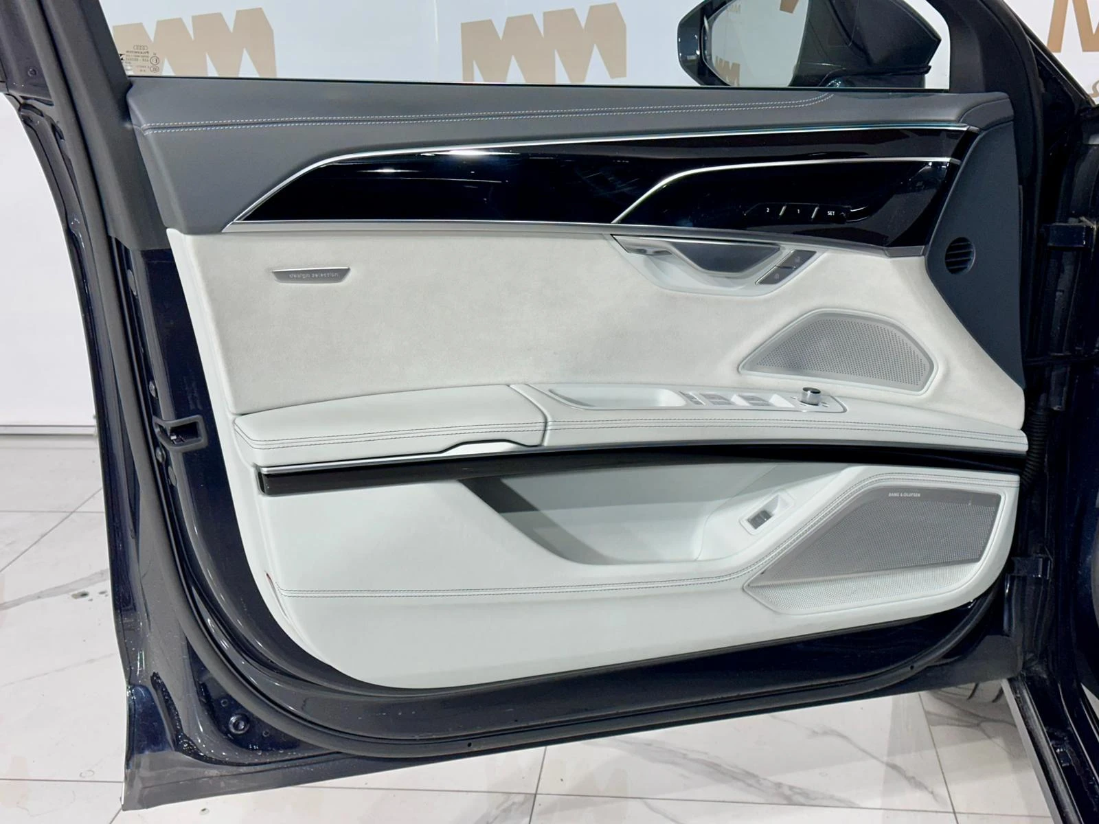 Audi A8 L 60TFSi V8* Vent* Massage* TV* HuD* 3D B&O* Full | Mobile.bg � ����������� 6