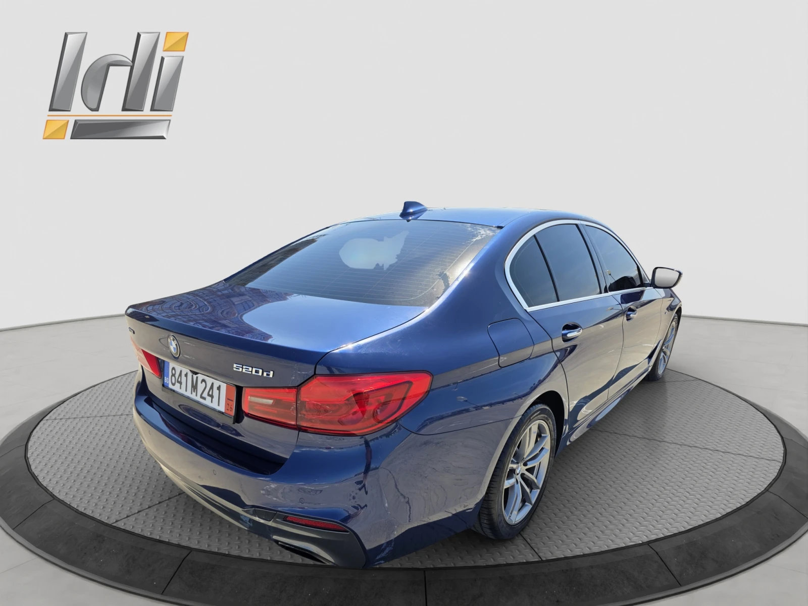 BMW 520 xDrive/M Sport/Head-Up/Led/Display Key, снимка 6 - Автомобили и джипове - 54737384