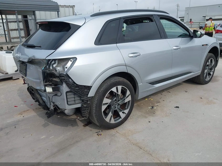 Audi E-Tron Premium Quattro, снимка 4 - Автомобили и джипове - 54874805