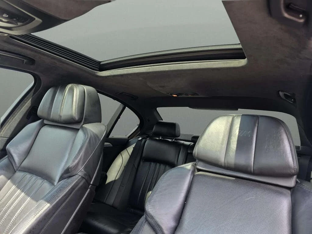 BMW M5 * АВТО КРЕДИТ* ЦЕНА ДО БГ * Сервизна история * , снимка 16 - Автомобили и джипове - 54971603