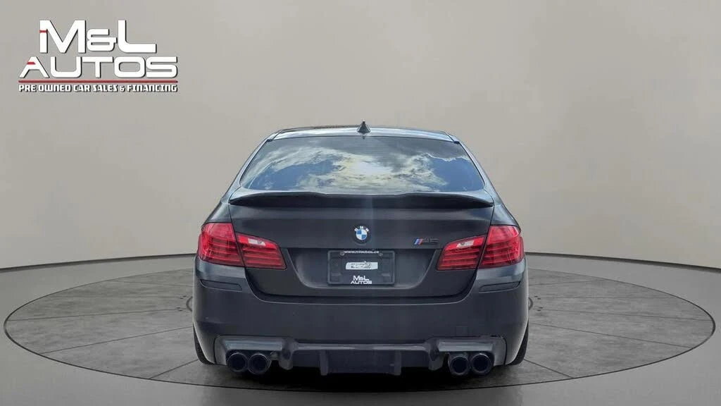 BMW M5 * АВТО КРЕДИТ* ЦЕНА ДО БГ * Сервизна история * , снимка 5 - Автомобили и джипове - 54971603