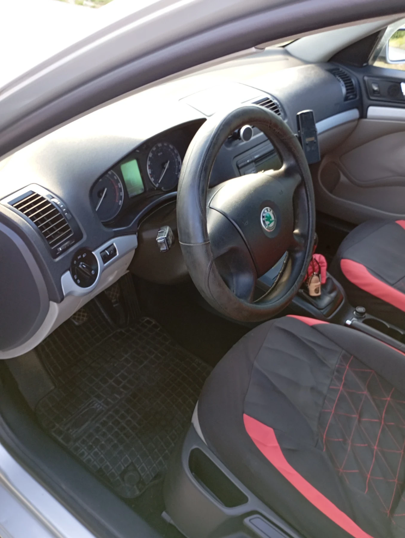 Skoda Octavia, снимка 13 - Автомобили и джипове - 55038156