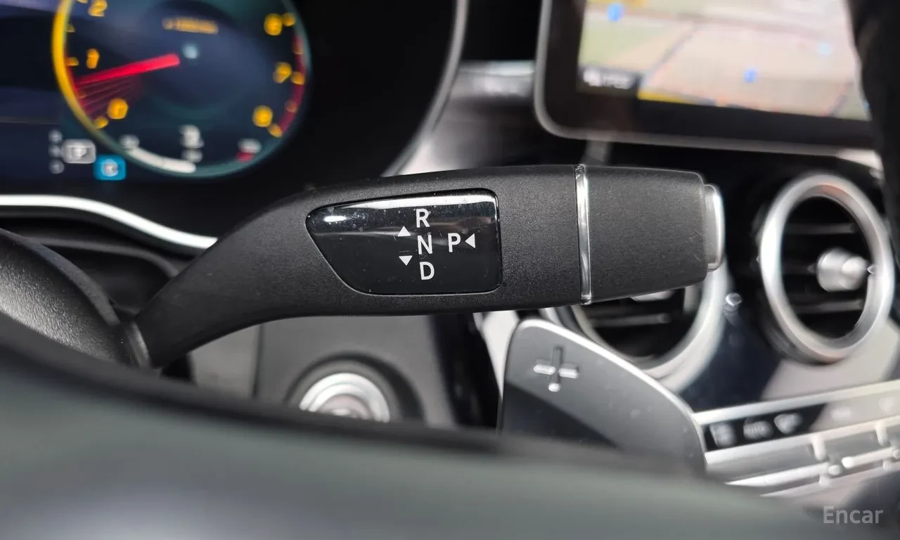 Mercedes-Benz C 200 КабриоЮКожен салон | AIRSCARF | LED светлини | , снимка 10 - Автомобили и джипове - 55200827