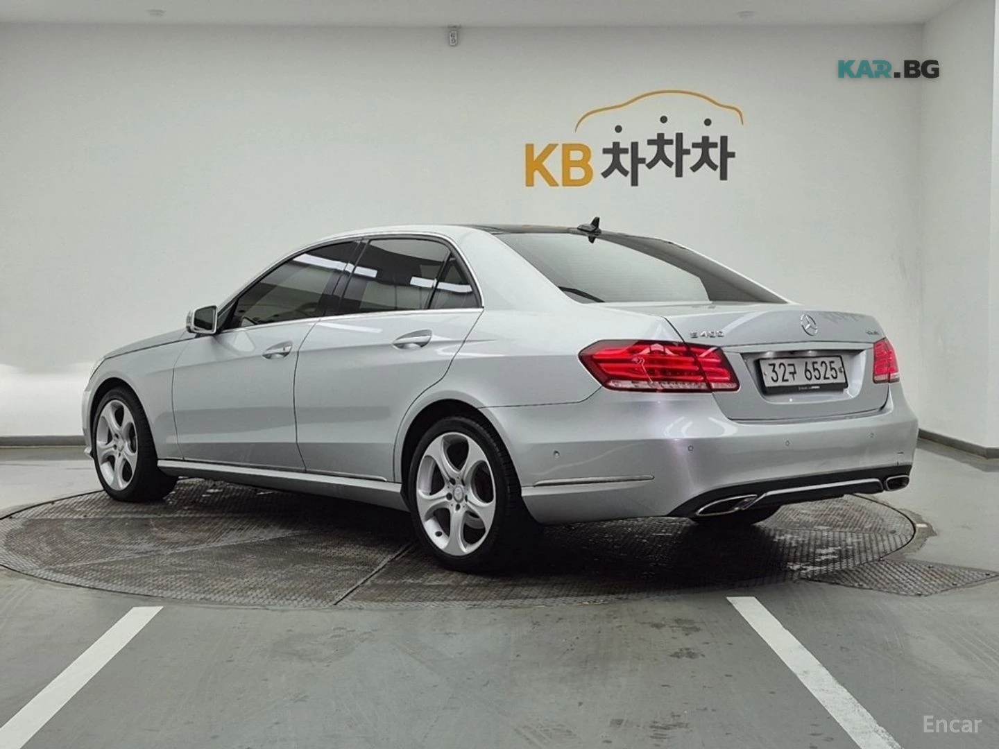 Mercedes-Benz E 400 4MATIC* 360* ОБДУХ* DISTRONIC* ВЪЗДУХ, снимка 2 - Автомобили и джипове - 55379091