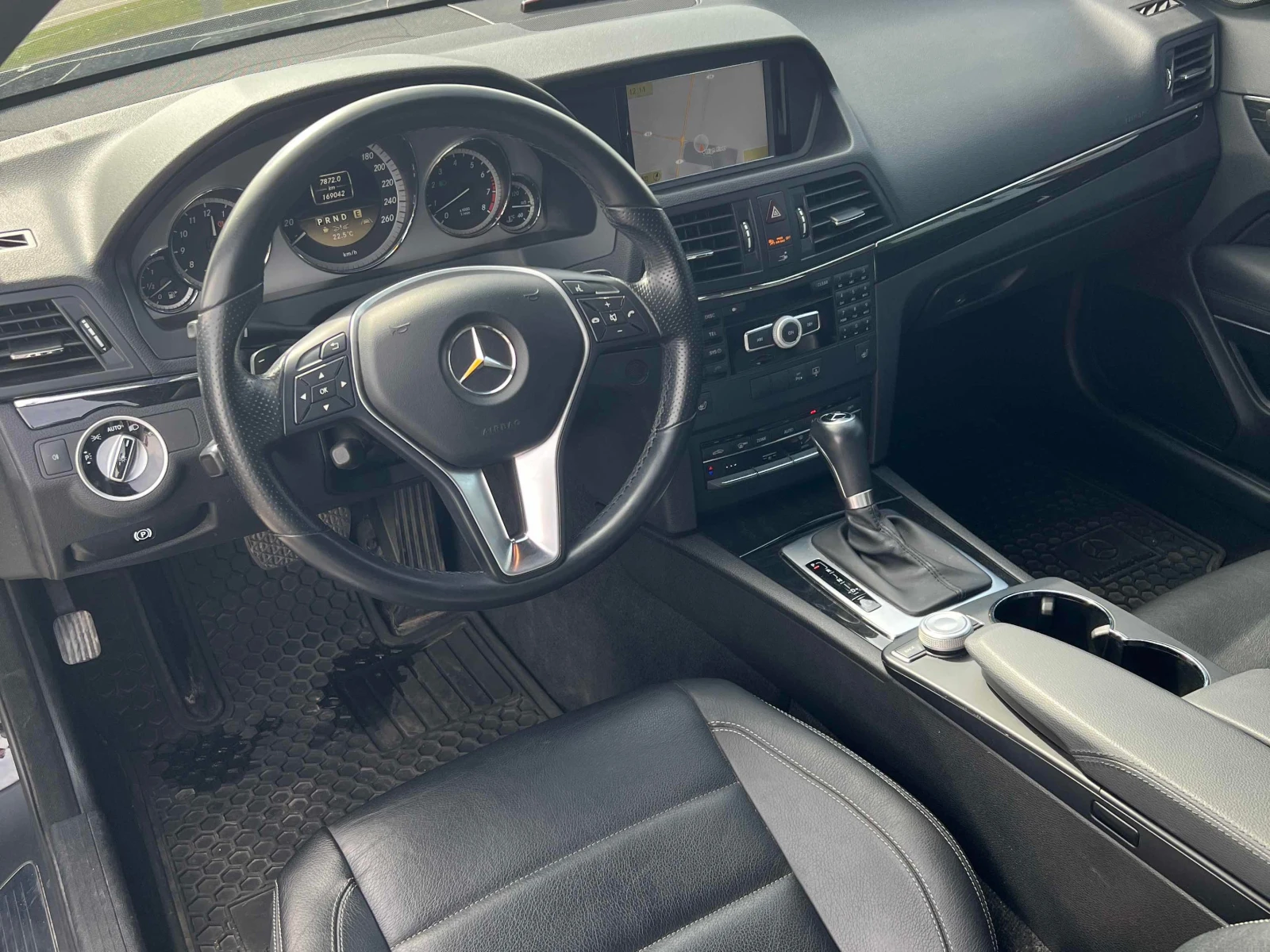 Mercedes-Benz E 350  CARFAX / 2 ЧИФТА ГУМИ / ПАНОРАМА / АВТОКРЕДИТ, снимка 8 - Автомобили и джипове - 55919826