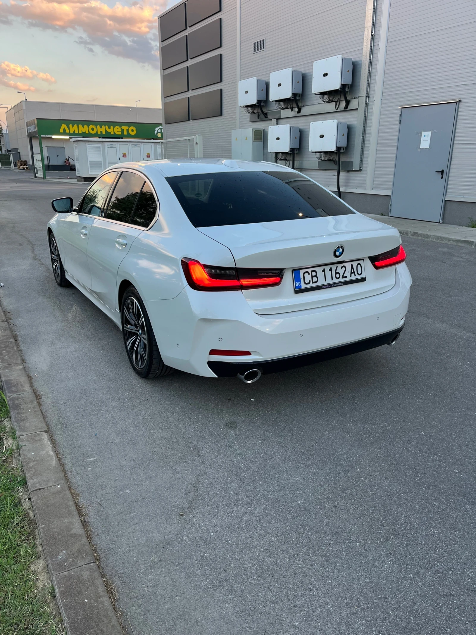 BMW 320 BMW 320D xDrive, снимка 4 - Автомобили и джипове - 55990536