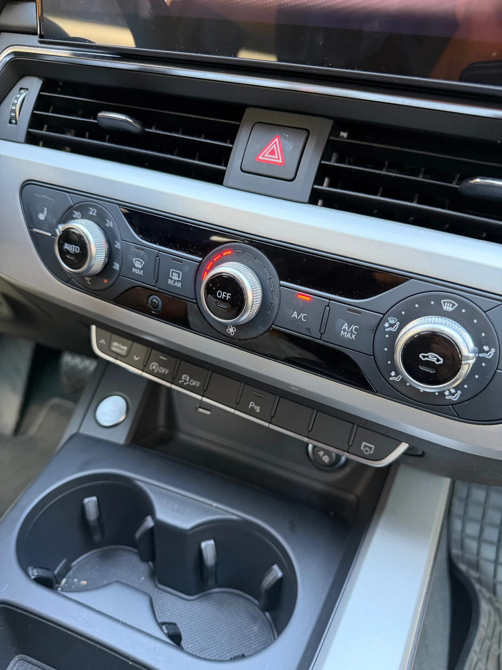 Audi A4 40 TDI S line, снимка 13 - Автомобили и джипове - 56260083