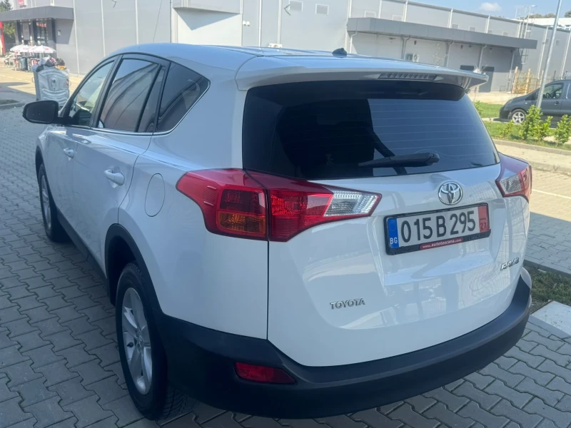 Toyota Rav4 2.0 D4D , снимка 6 - Автомобили и джипове - 47297519