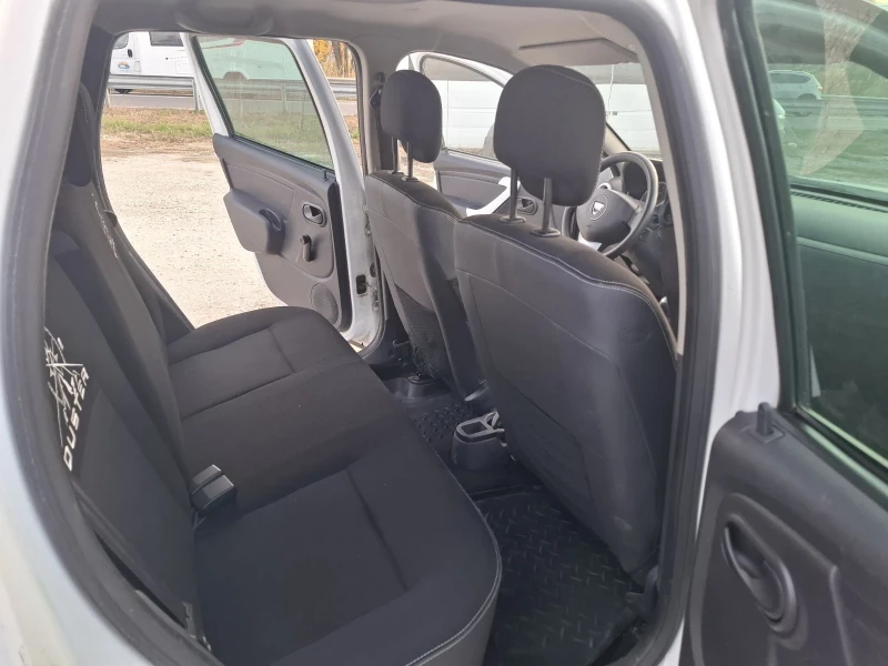 Dacia Duster 1.5 DCI  4X4, снимка 6 - Автомобили и джипове - 52166474