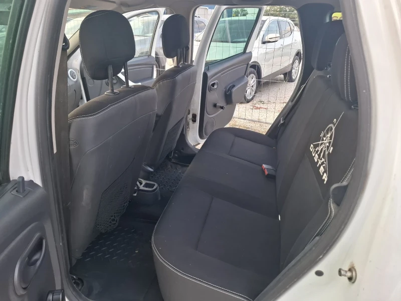 Dacia Duster 1.5 DCI  4X4, снимка 7 - Автомобили и джипове - 52166474