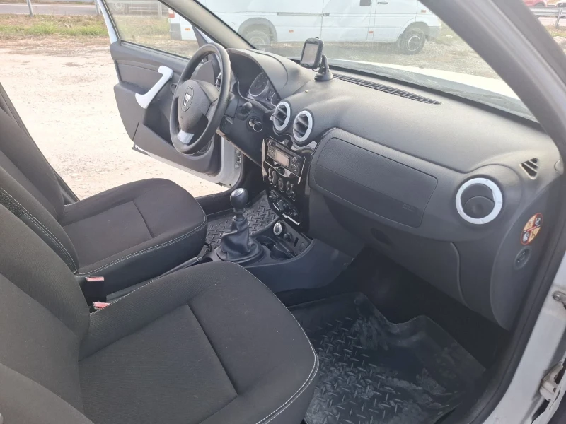 Dacia Duster 1.5 DCI  4X4, снимка 5 - Автомобили и джипове - 52166474