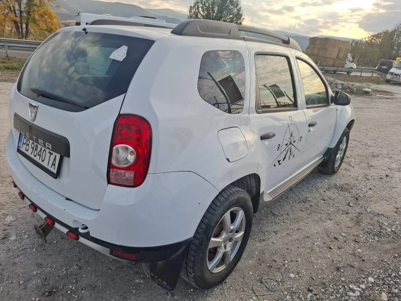 Dacia Duster 1.5 DCI  4X4, снимка 3 - Автомобили и джипове - 52166474