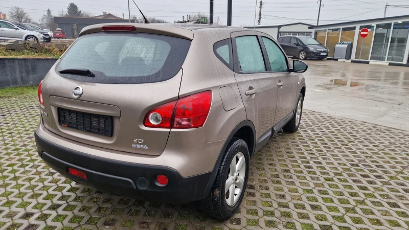 Nissan Qashqai 1.5 DCI, снимка 2 - Автомобили и джипове - 53421111