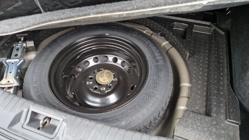 Nissan Qashqai 1.5 DCI, снимка 11 - Автомобили и джипове - 53421111