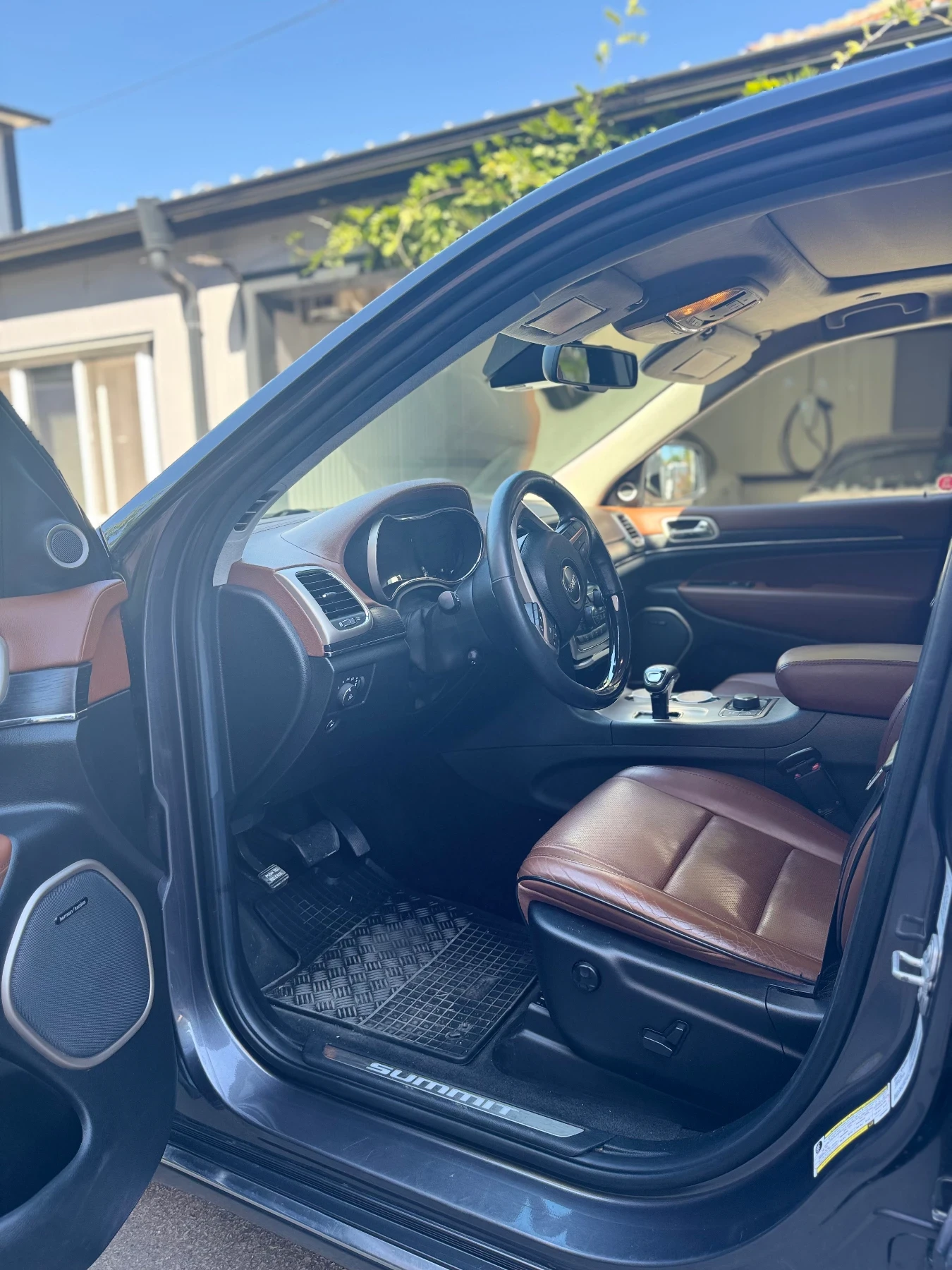 Jeep Grand cherokee 5.7 Summit - изображение 10