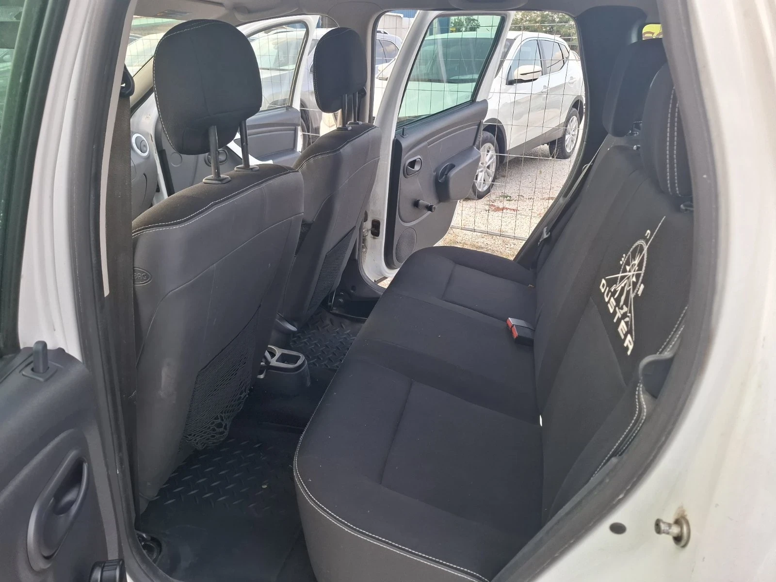 Dacia Duster 1.5 DCI  4X4 - изображение 7