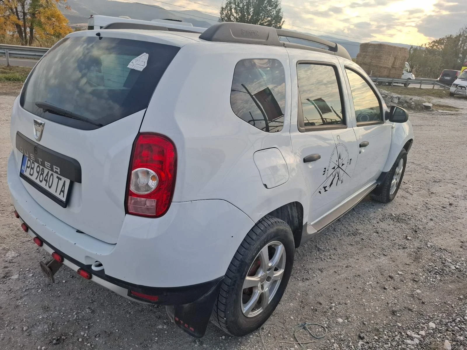 Dacia Duster 1.5 DCI  4X4 - изображение 3