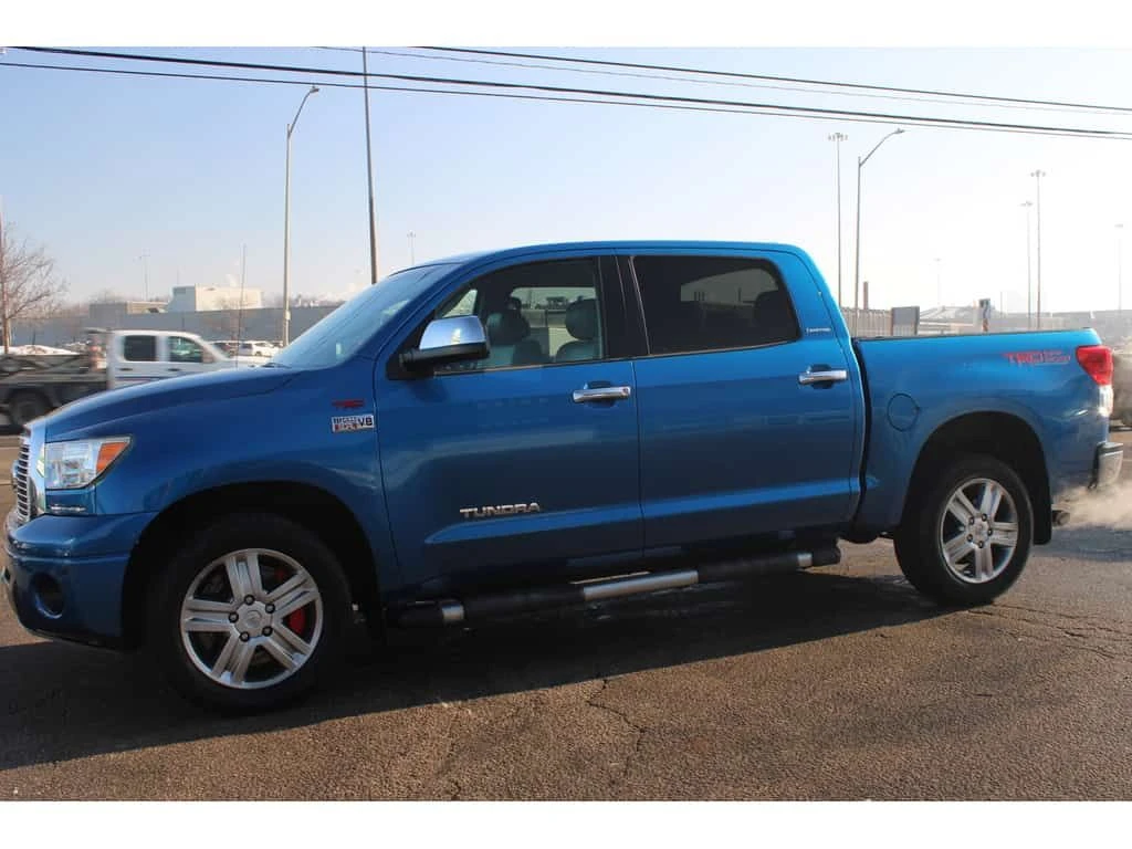 Toyota Tundra * Limited CrewMax 4WD 5.7L Safety Included Leather, снимка 3 - Автомобили и джипове - 53726324
