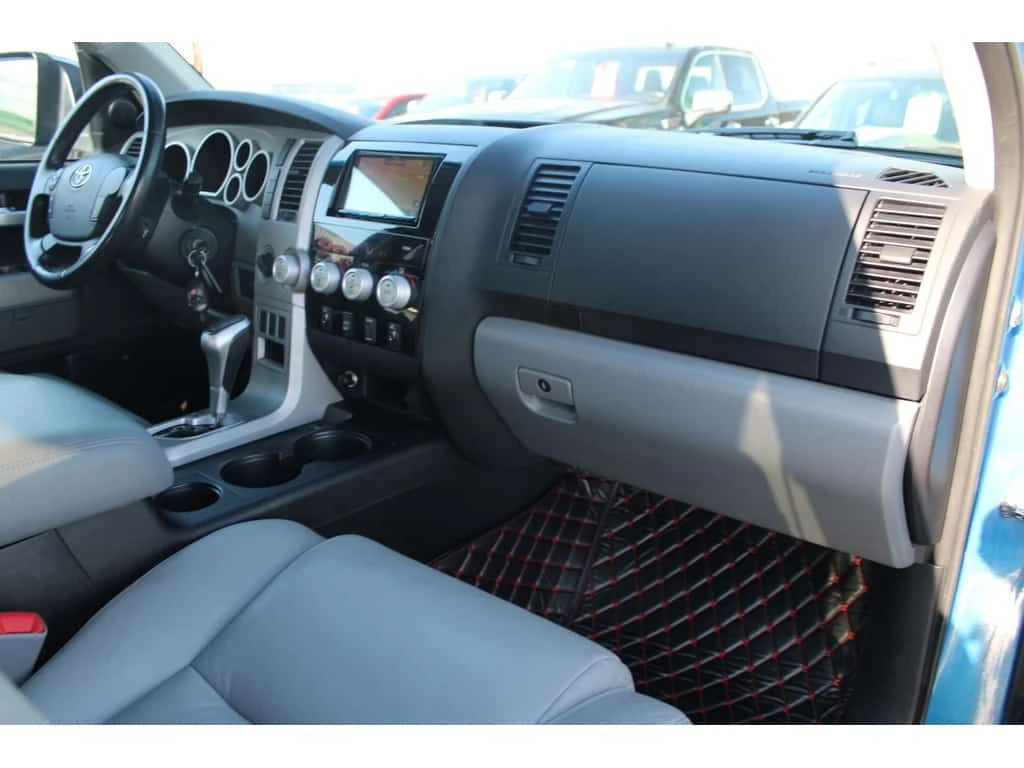 Toyota Tundra * Limited CrewMax 4WD 5.7L Safety Included Leather, снимка 10 - Автомобили и джипове - 53726324