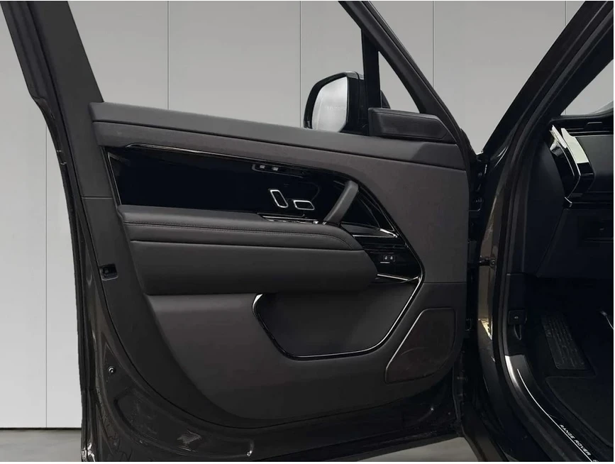 Land Rover Range Rover Sport P635 SV* EDITION ONE* ПАНО* HUD* 360* ГАРАНЦИЯ, снимка 7 - Автомобили и джипове - 53973630