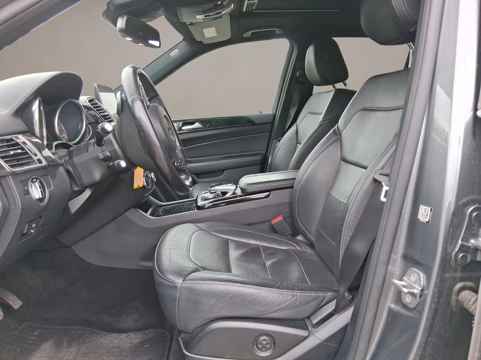 Mercedes-Benz GLE 350 D/4MATIC| PANORAMA| HARMAN/KARDON| NIGHT VISION| , снимка 8 - Автомобили и джипове - 54702830