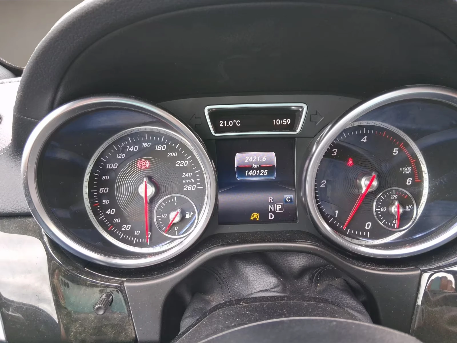 Mercedes-Benz GLE 350 D/4MATIC| PANORAMA| HARMAN/KARDON| NIGHT VISION| , снимка 10 - Автомобили и джипове - 54702830