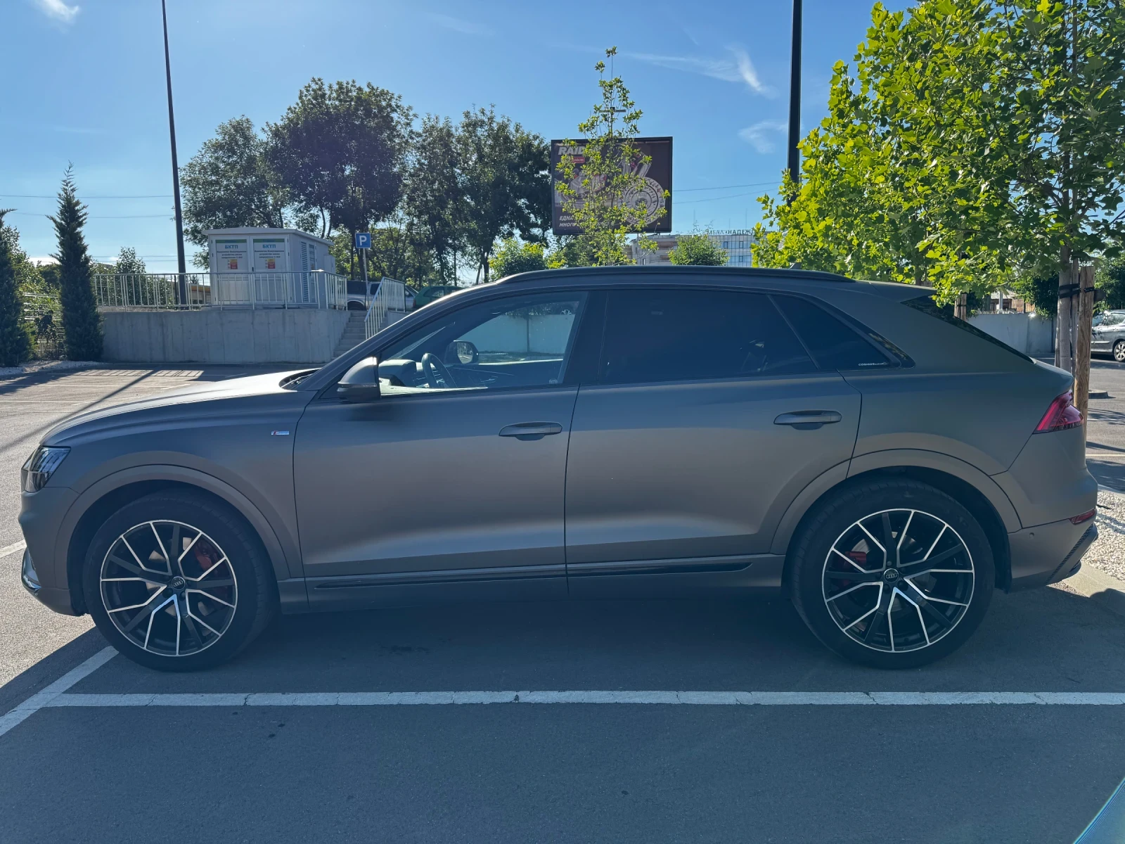 Audi Q8 55 TFSI QUATTRO FULL, снимка 4 - Автомобили и джипове - 54933166