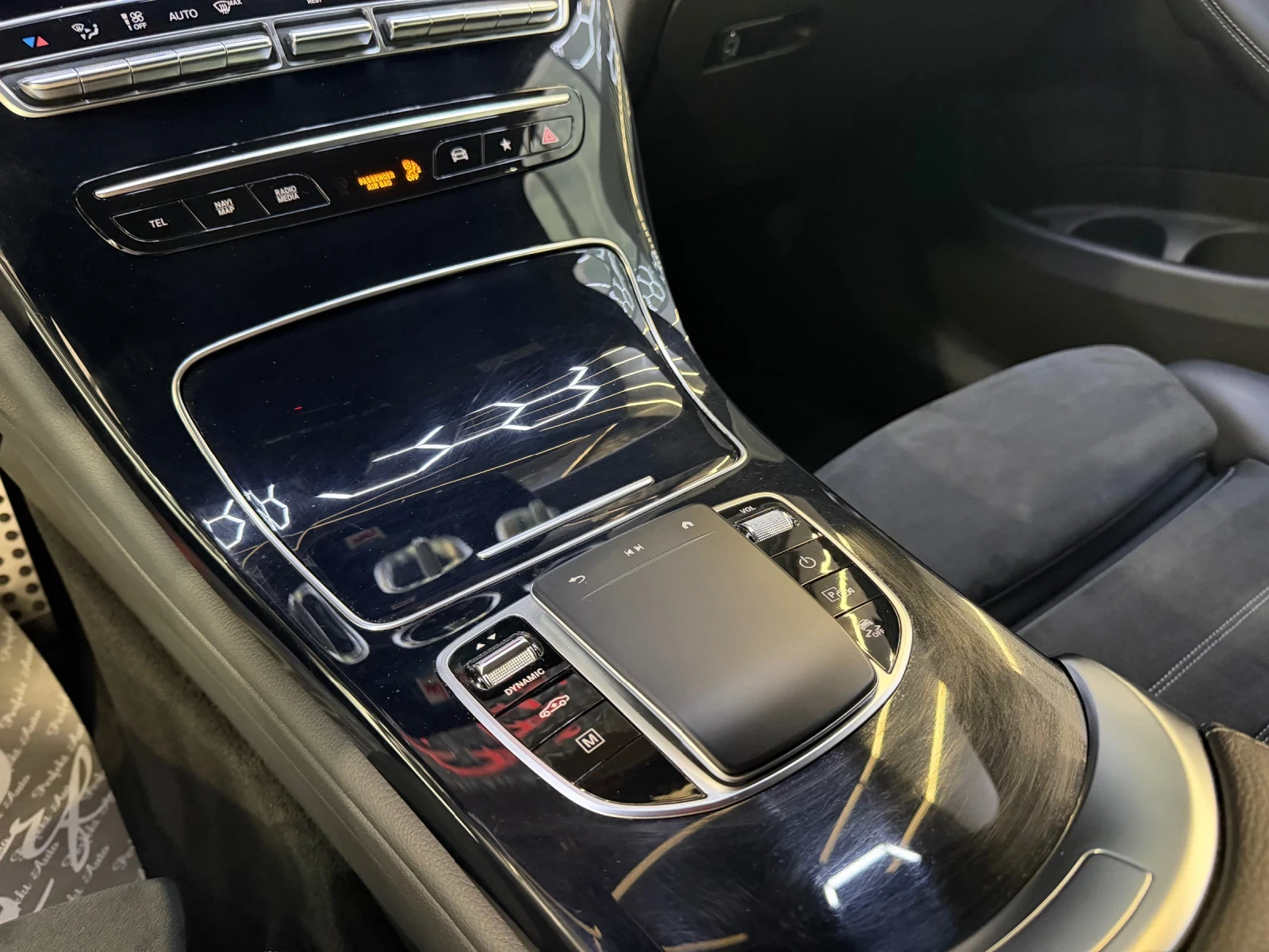Mercedes-Benz GLC 300 d EQ BOOST 4 MATIC * AMG * PLUG-IN * , снимка 8 - Автомобили и джипове - 55681492