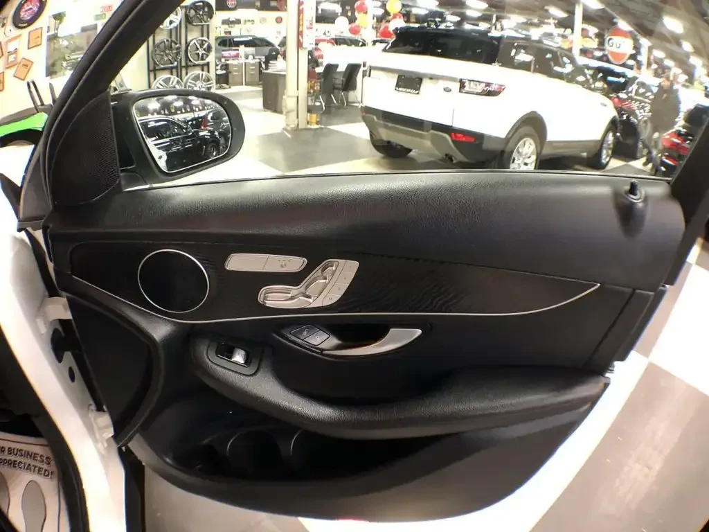 Mercedes-Benz GLC 300 4MATIC AMG Package | Panorama | Auto Park, снимка 12 - Автомобили и джипове - 56130454