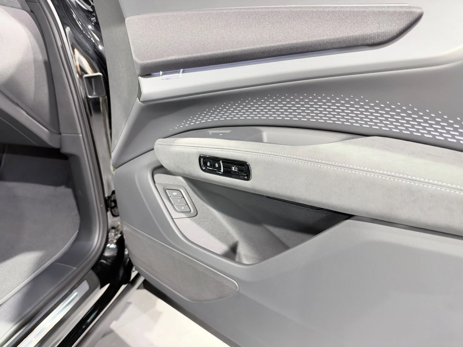 Audi Q7 50 TDI* S-Line* Quattro* B&O* Pano* Full* ������ | Mobile.bg � ����������� 10