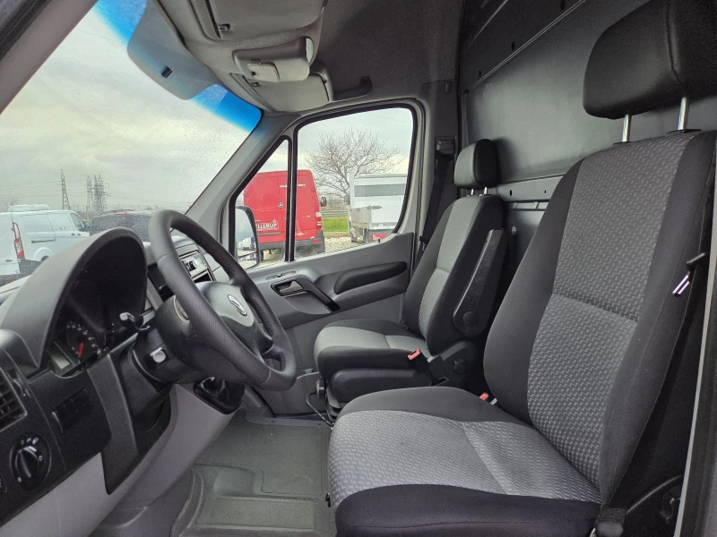 VW Crafter 2.0 TDI, XXL, Климатик, Падащ борд, снимка 9 - Бусове и автобуси - 52927099