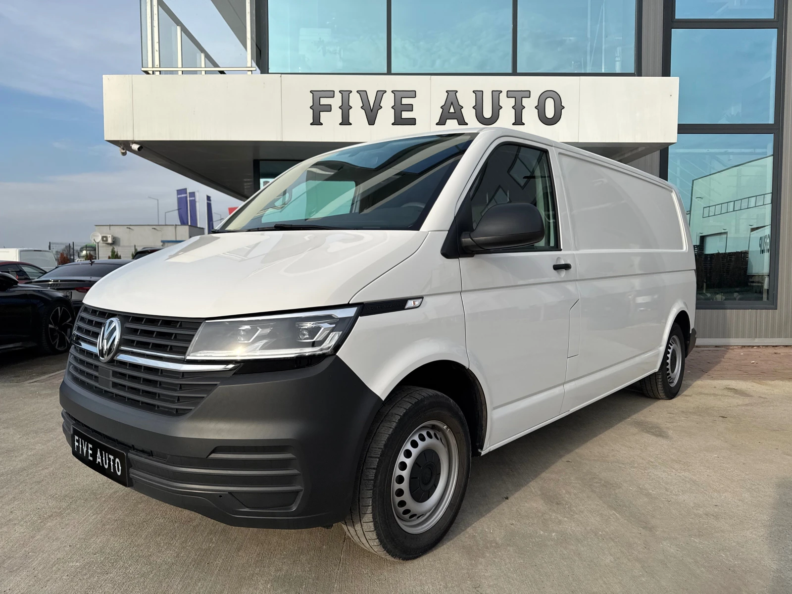 VW T6 ABT ELECTRIC / 35 500 км. / АВТОМАТИК - изображение 3