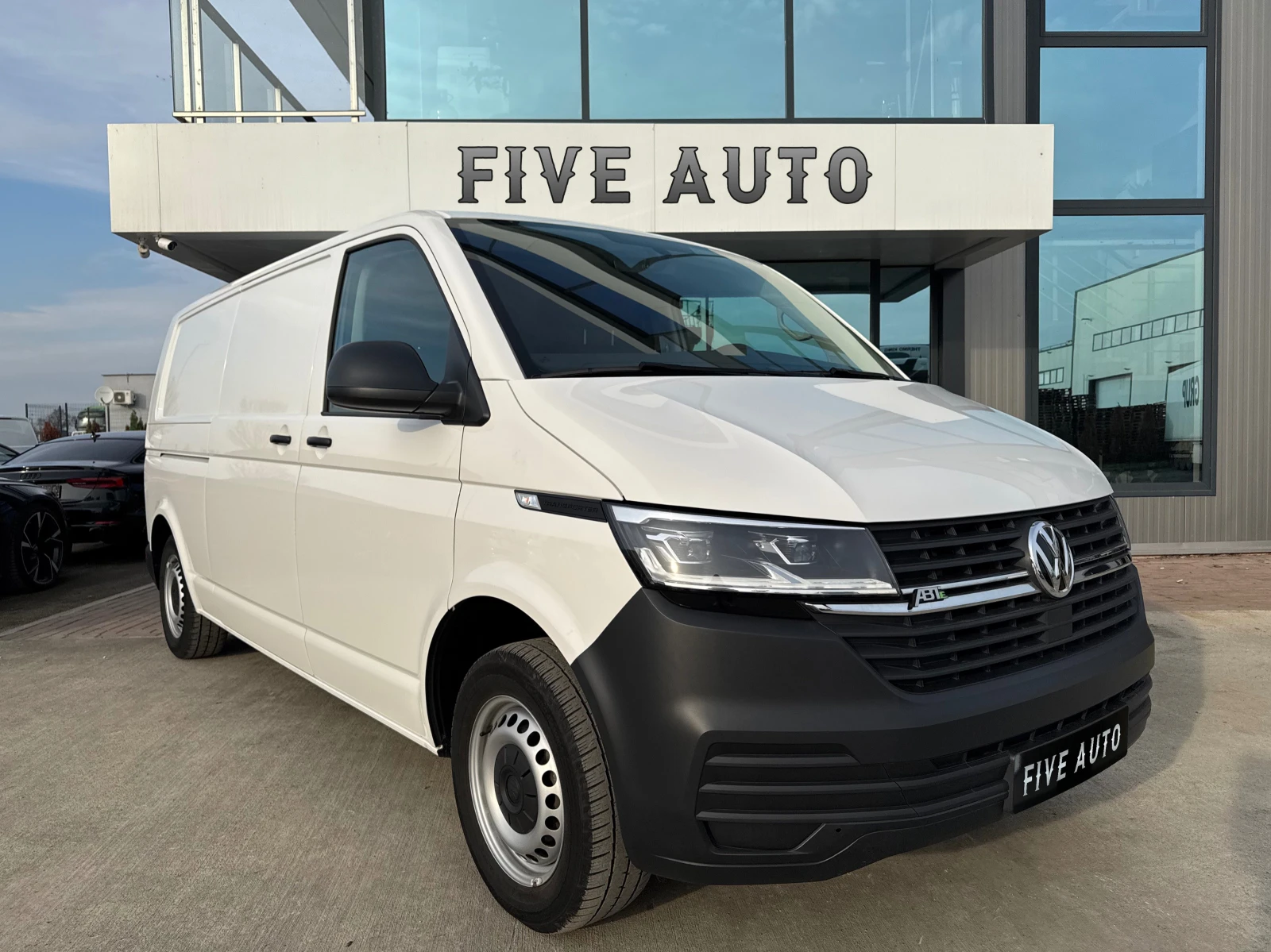 VW T6 ABT ELECTRIC / 35 500 км. / АВТОМАТИК - изображение 3