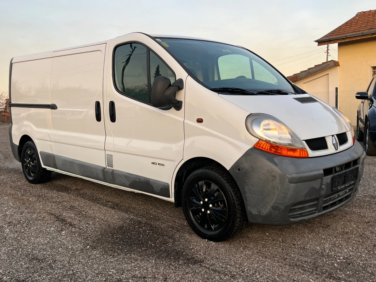 Renault Trafic 1.9DCI - изображение 4