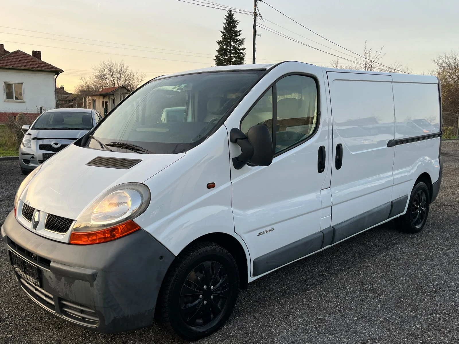 Renault Trafic 1.9DCI - изображение 2