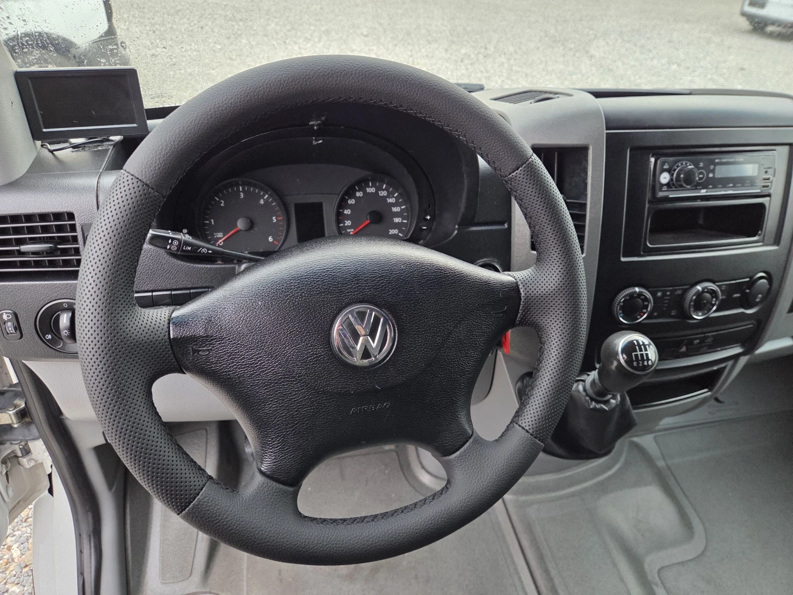 VW Crafter 2.0 TDI, XXL, Климатик, Падащ борд - изображение 10