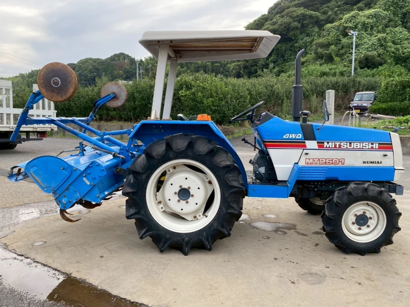 Трактор Mitsubishi MT2501, снимка 2 - Селскостопанска техника - 53177404