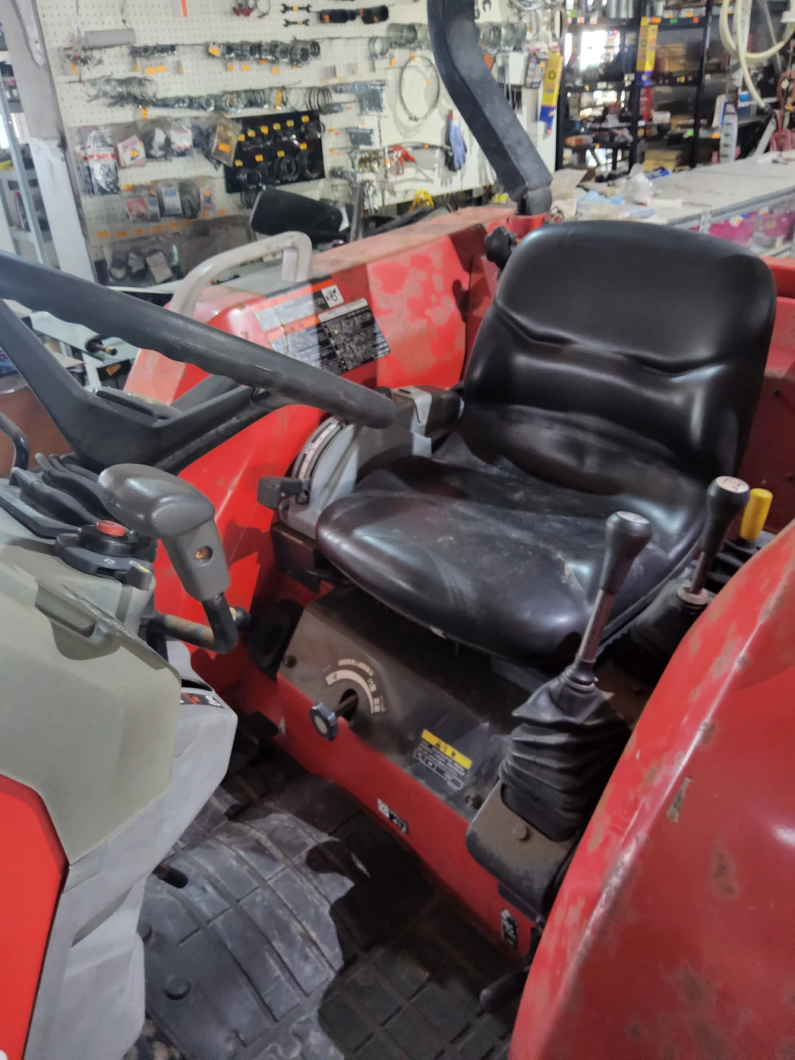 Трактор Mitsubishi MT251, снимка 2 - Селскостопанска техника - 55933377