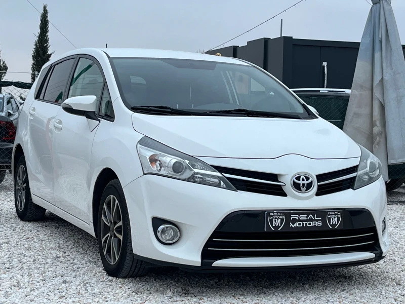 Toyota Verso 1.6-D4D, снимка 2 - Автомобили и джипове - 48345967