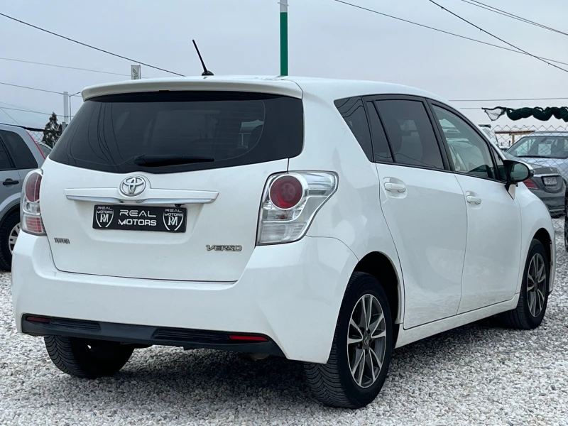 Toyota Verso 1.6-D4D, снимка 5 - Автомобили и джипове - 48345967