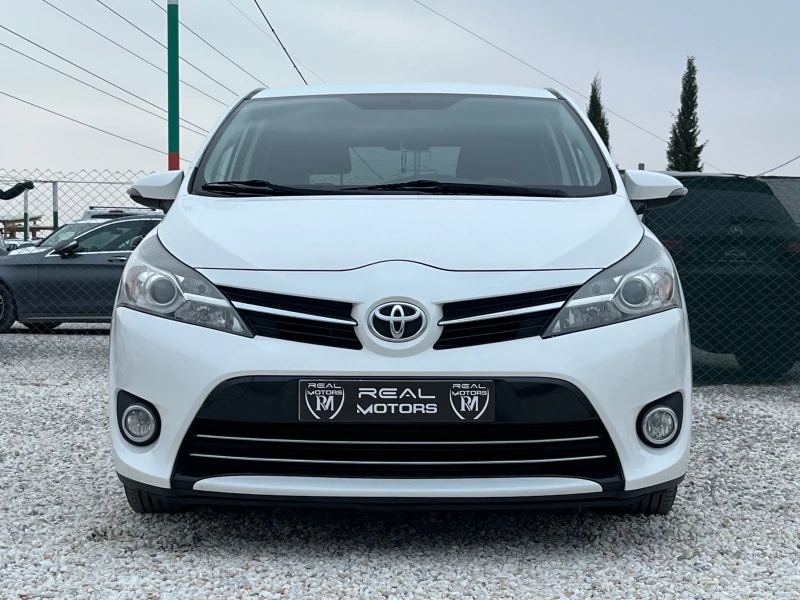 Toyota Verso 1.6-D4D, снимка 3 - Автомобили и джипове - 48345967