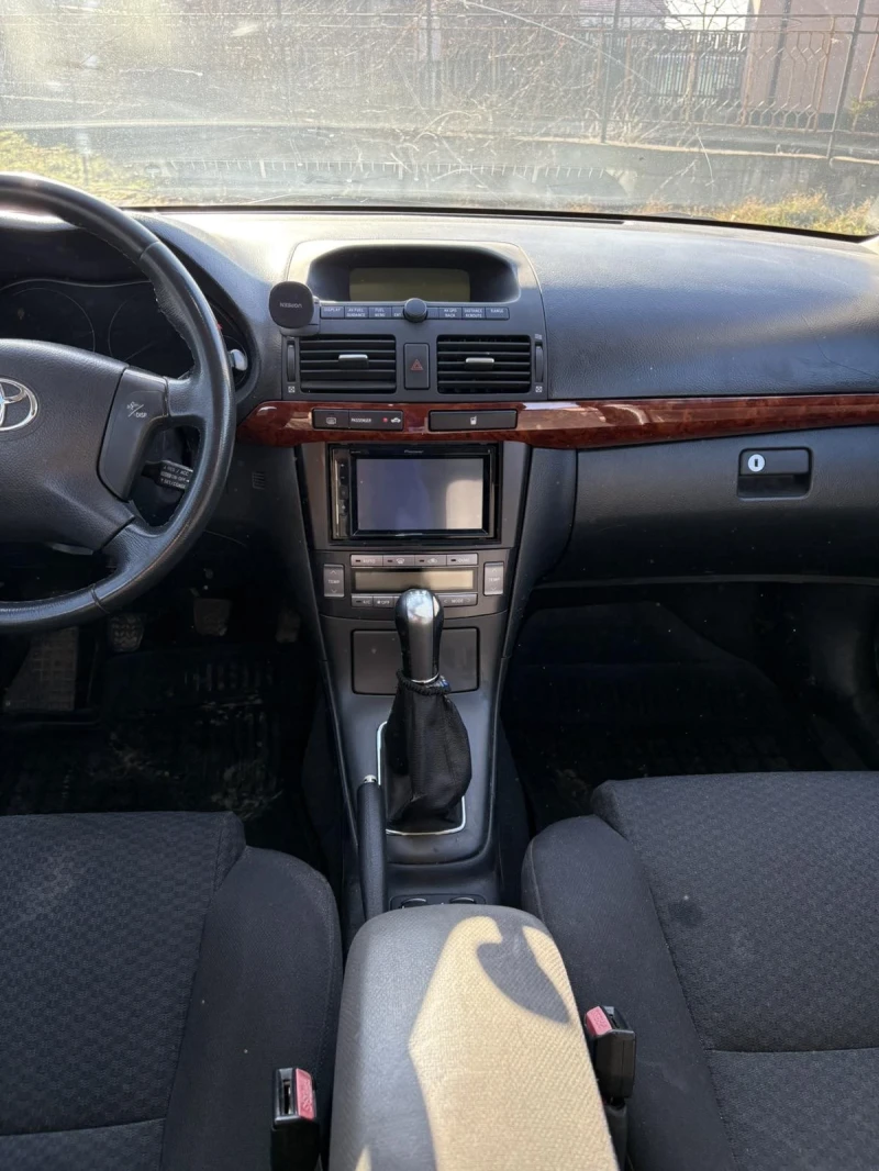 Toyota Avensis 4D4, снимка 8 - Автомобили и джипове - 48659438