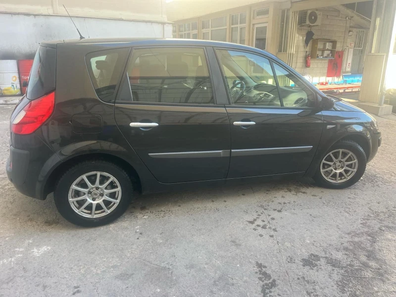 Renault Scenic, снимка 4 - Автомобили и джипове - 49289690