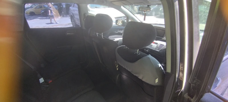 Honda Fr-v 2.2, снимка 7 - Автомобили и джипове - 52408282