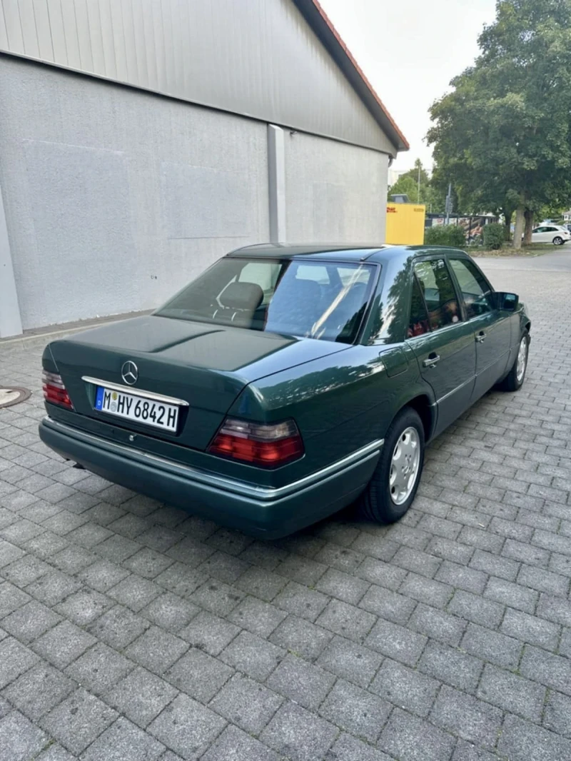 Mercedes-Benz 124 Mercedes-Benz 124 2.2i 150hp Germany , снимка 8 - Автомобили и джипове - 52460715