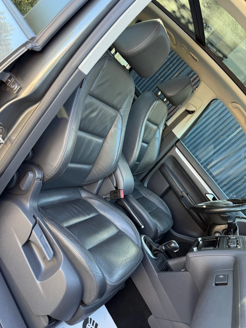 VW Touran 7mestna Highline PANORAMA, снимка 8 - Автомобили и джипове - 51779045