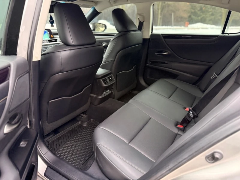 Lexus ES 250 * * AWD * * CARFAX * * АВТО КРЕДИТ * * , снимка 16 - Автомобили и джипове - 53303945