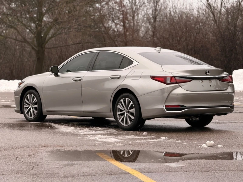 Lexus ES 250 * * AWD * * CARFAX * * АВТО КРЕДИТ * * , снимка 9 - Автомобили и джипове - 53303945