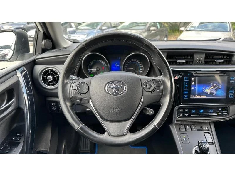 Toyota Auris, снимка 9 - Автомобили и джипове - 48025208